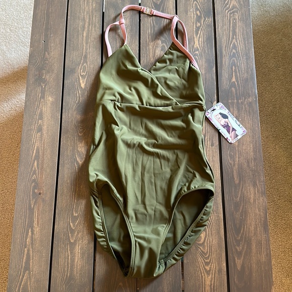 Eleve Dancewear Other - NWT Eleve Naomi Leotard Size Small